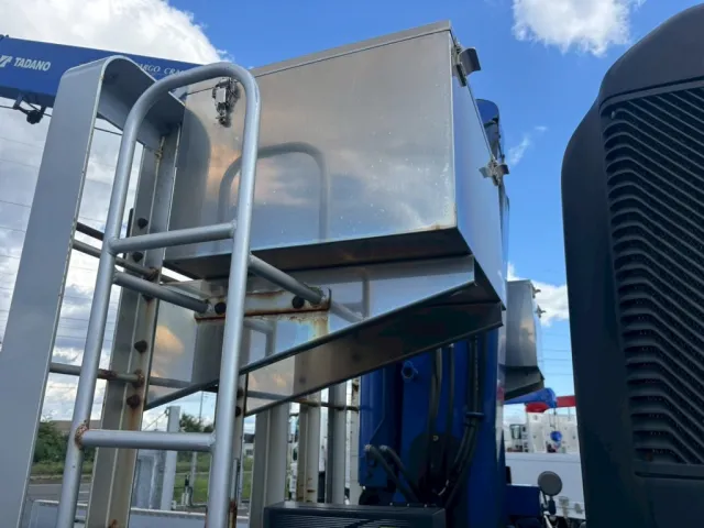 クレーン横に工具箱が付いています。|日野 レンジャー 2PG-FE2ABAの写真30