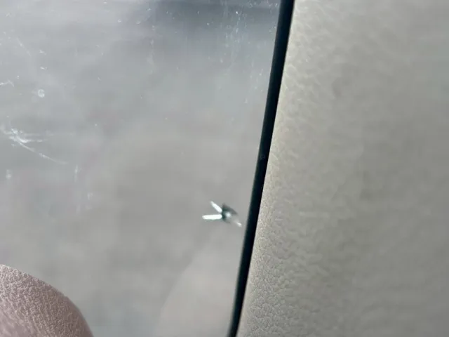 運転席側フロントガラス飛び石割れあります。|日野 レンジャー 2PG-FE2ABAの写真35