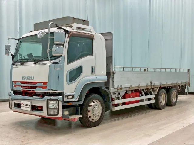 フロント周り、メッキパーツで飾っています。|いすゞ フォワード QDG-FVZ34U2の写真1