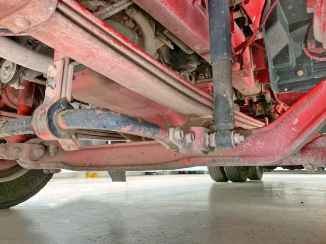 下まわりの状態です。(前方)|いすゞ フォワード QDG-FVZ34U2の写真25