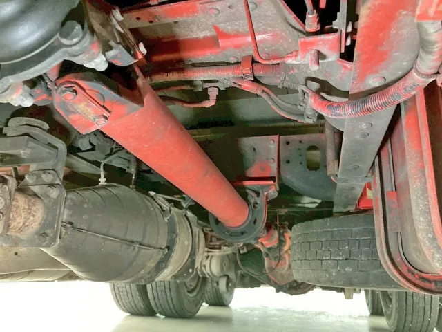 下まわりの状態です。(中央前方)|いすゞ フォワード QDG-FVZ34U2の写真26