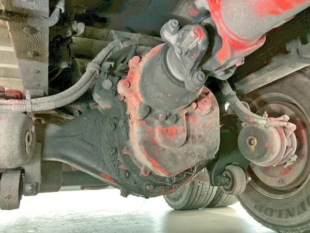 下まわりの状態です。(中央後方)|いすゞ フォワード QDG-FVZ34U2の写真27