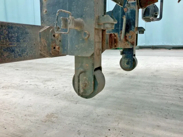 左右ローラーは固着しています。|日野 レンジャー 2KG-FC2ABA(2WD)の写真15