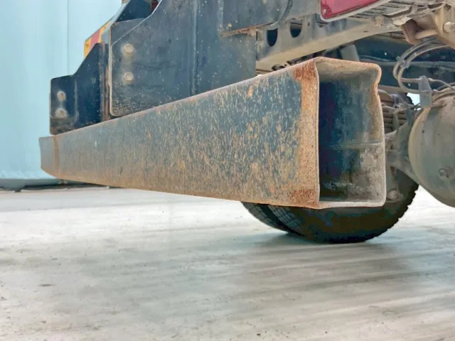 リヤバンパー運転席側にヘコミがあります。|日野 レンジャー 2KG-FC2ABA(2WD)の写真21