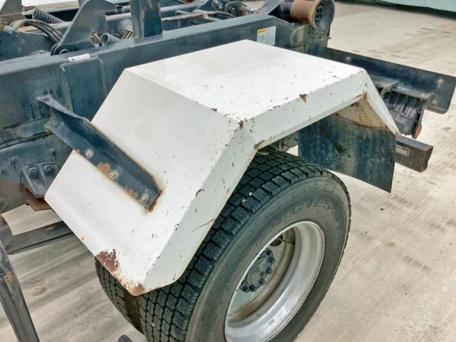 助手席側リヤフェンダー前方にキズ・サビがあります。|日野 レンジャー 2KG-FC2ABA(2WD)の写真23