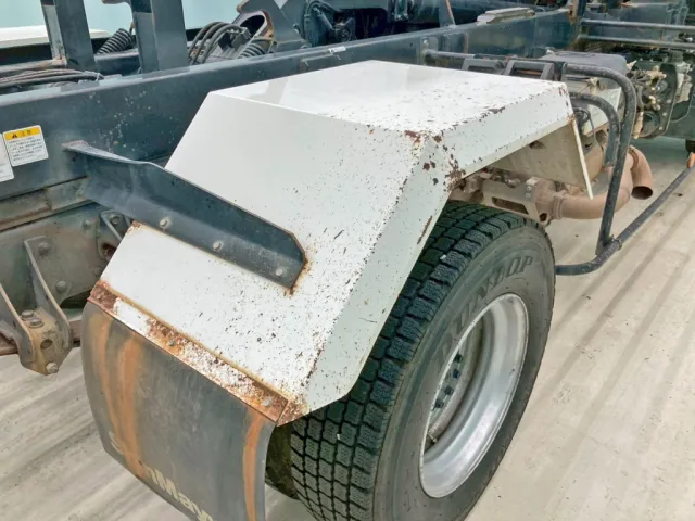 運転席側リヤフェンダー後方にキズ・サビがあります。|日野 レンジャー 2KG-FC2ABA(2WD)の写真24