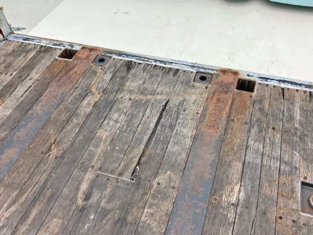 床板後方中央部に割れがあります。|トレクス  PFB34117の写真16