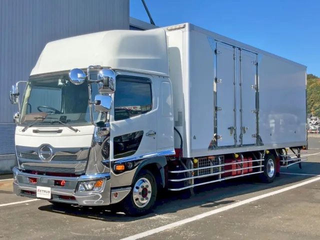 フロント周り、メッキパーツで飾っています。|日野 レンジャー 2KG-FD2ABG(2WD)の写真1