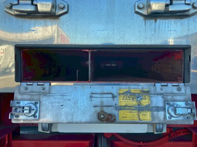 ジョロダー入れ内部の状態です。(ジョロダーは付属しておりません)|日野 レンジャー 2KG-FD2ABG(2WD)の写真30