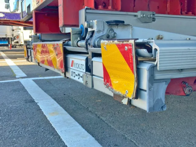 反射板に少々曲がりがあります。(運転席側)|日野 レンジャー 2KG-FD2ABG(2WD)の写真34