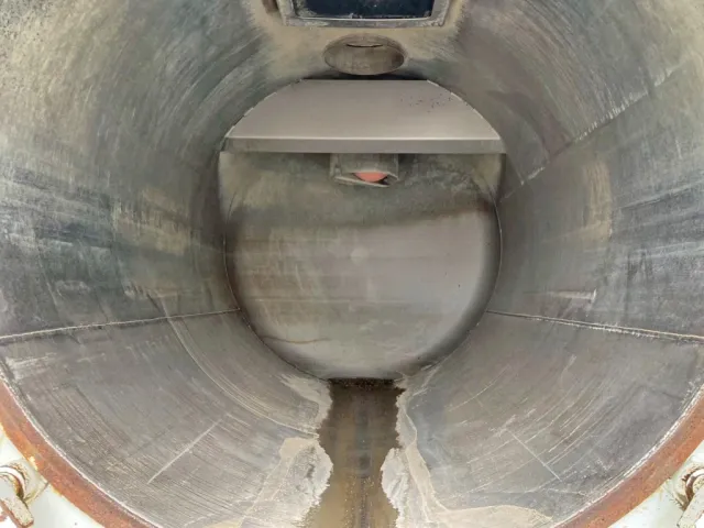 タンク内部の状態です。|三菱 ファイター TKG-FK72FYの写真11