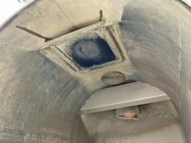 タンク上部の状態です。|三菱 ファイター TKG-FK72FYの写真12