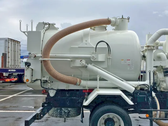 タンクの外観状態です。(運転席側)|三菱 ファイター TKG-FK72FYの写真18