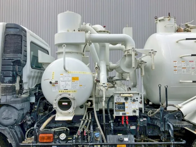 助手席側配管周りの状態です。|三菱 ファイター TKG-FK72FYの写真19