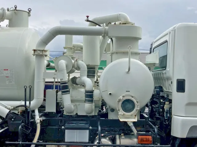 運転席側配管周りの状態です。|三菱 ファイター TKG-FK72FYの写真27