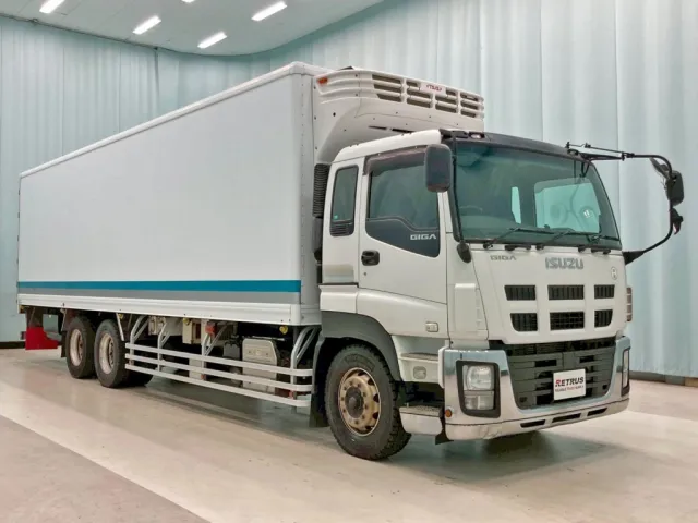 いすゞ ギガ QKG-CYL77Aの写真2