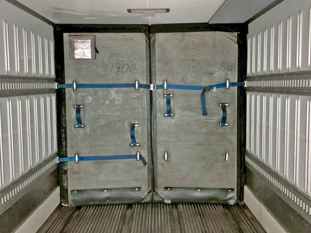 仕切り板付きです。|いすゞ ギガ QKG-CYL77Aの写真12