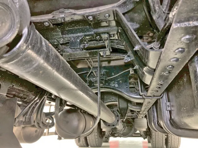 下まわりの状態です。(中央前方)|いすゞ ギガ QKG-CYL77Aの写真36