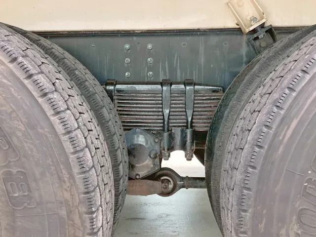 リーフサスです。|日野 プロフィア QKG-FR1APBAの写真5