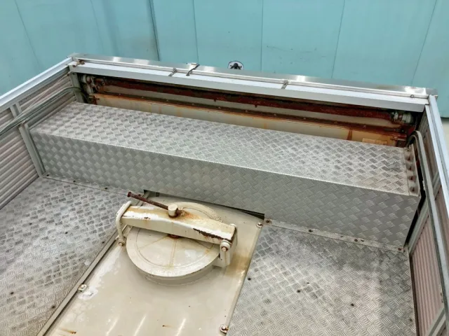 タンク後方の状態です。|日野 プロフィア QKG-FR1APBAの写真12