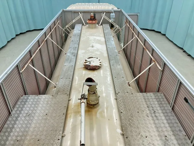 タンク後方から前方を見た状態です。|日野 プロフィア QKG-FR1APBAの写真13