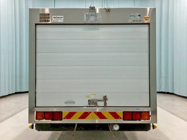 リヤドアはシャッター式です。|日野 プロフィア QKG-FR1APBAの写真14