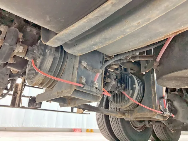 コンプレッサーです。|日野 プロフィア QKG-FR1APBAの写真24