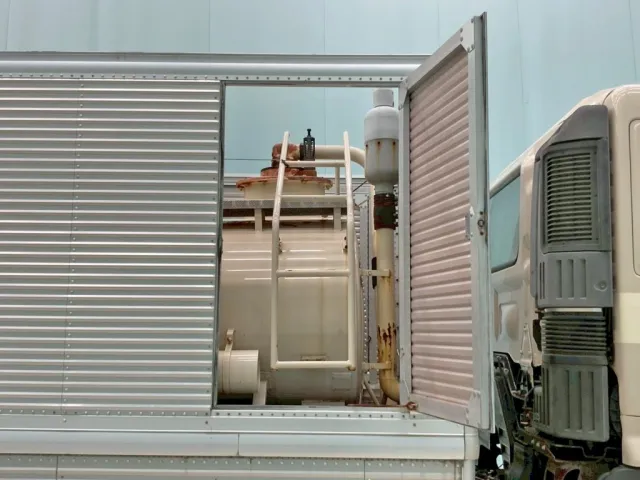 サイドドアを開いた状態です。|日野 プロフィア QKG-FR1APBAの写真26