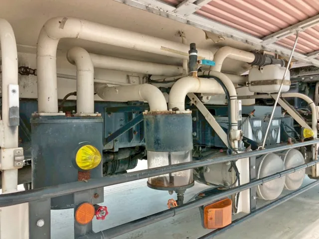 運転席側配管周りの状態です。|日野 プロフィア QKG-FR1APBAの写真30