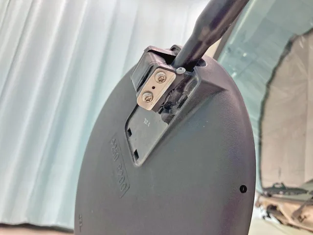 フロントアンダーミラー取付部に割れがあります。|日野 プロフィア QKG-FR1APBAの写真33