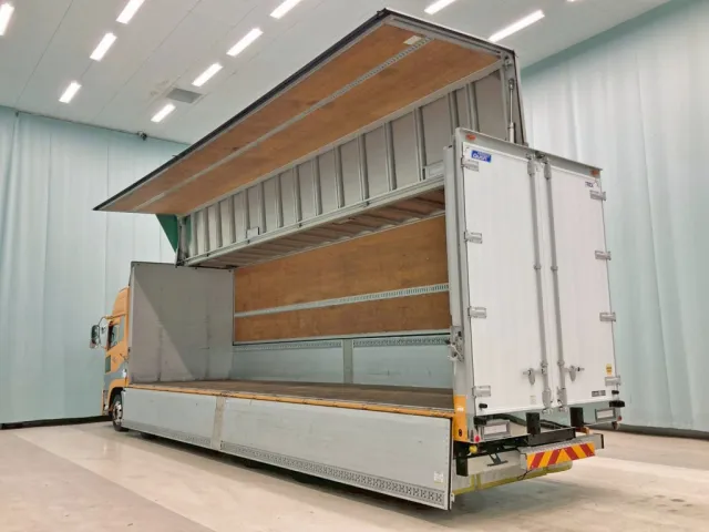 UDトラックス クオン 2PG-CG5CAの写真3