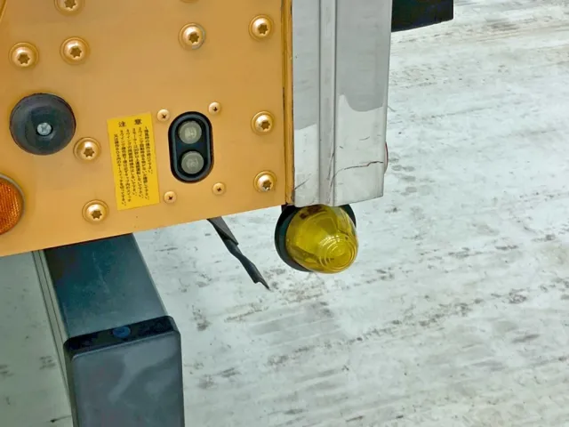 助手席側アオリに引きキズがあります。(後方)|UDトラックス クオン 2PG-CG5CAの写真25