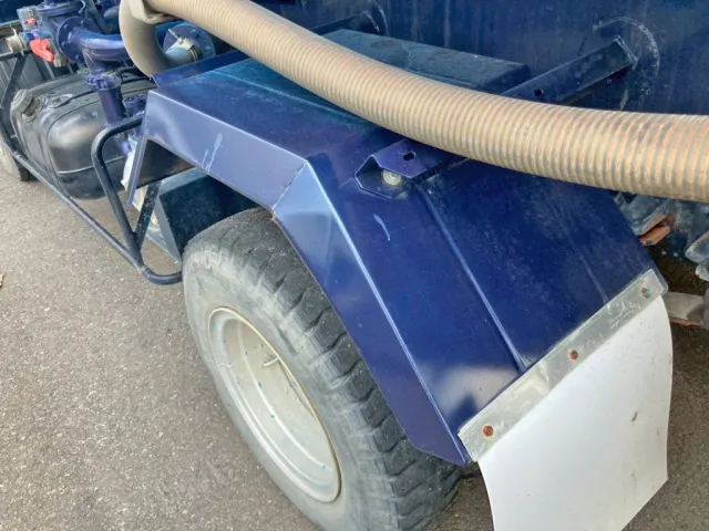 助手席側リヤフェンダーにヘコミがあります。|三菱 ファイター KK-FK71GC(2WD)の写真20