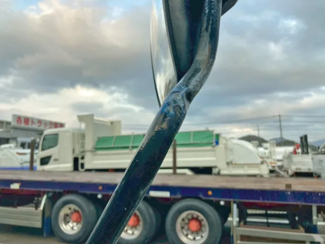 助手席側サイドミラーステーにヘコミがあります。|三菱 ファイター KK-FK71GC(2WD)の写真28