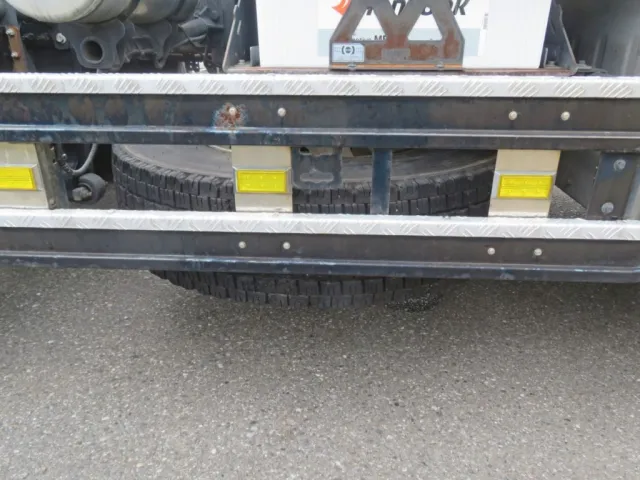 スペアタイヤ付きです。|UDトラックス クオン 2PG-GK5AADの写真19