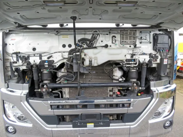 パネルh内部に軽いサビがあります。|UDトラックス クオン 2PG-GK5AADの写真30