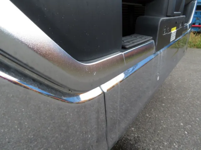 フロントバンパーメッキ部分に小さいキズがあります。|UDトラックス クオン 2PG-GK5AADの写真34