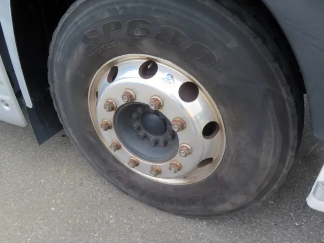 ホイールのボルトにサビがあります。|UDトラックス クオン 2PG-GK5AADの写真36