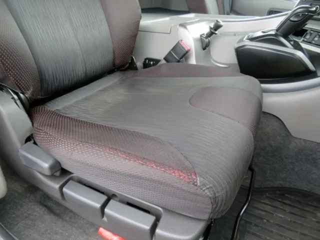 運転席座面の状態です。|UDトラックス クオン 2PG-GK5AADの写真40