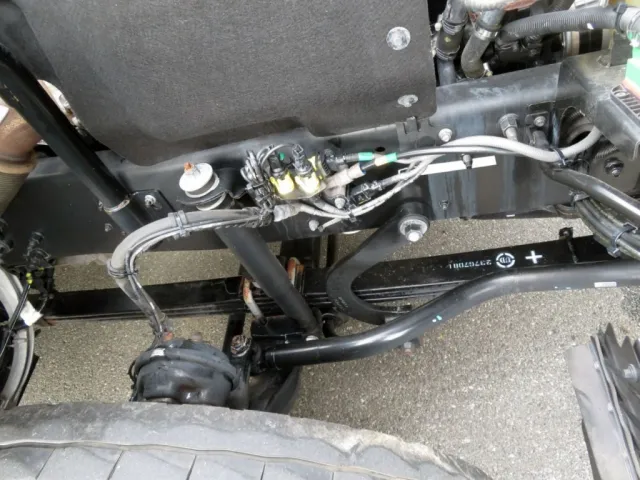 脚廻りに軽いサビがあります。|UDトラックス クオン 2PG-GK5AADの写真47