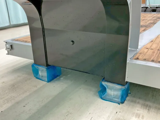 脚は付いておりません。|東邦  TD50J7T2Sの写真25