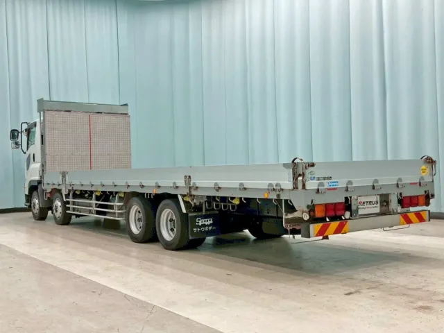 いすゞ ギガ QKG-CYH77Bの写真3