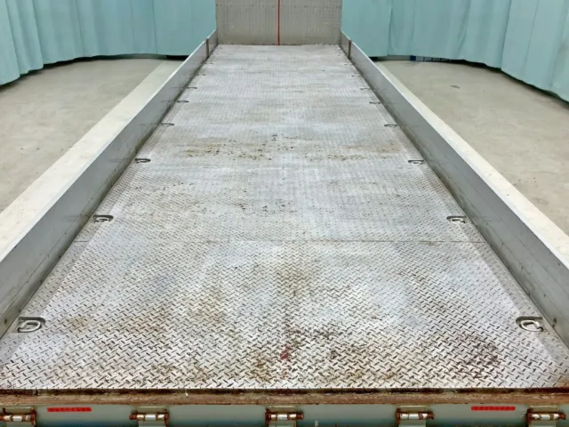 いすゞ ギガ QKG-CYH77Bの写真10