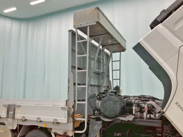 いすゞ ギガ QKG-CYH77Bの写真14