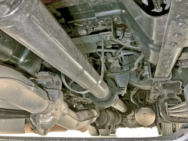 下回りの状態です。(中央前方)|いすゞ ギガ QKG-CYH77Bの写真21