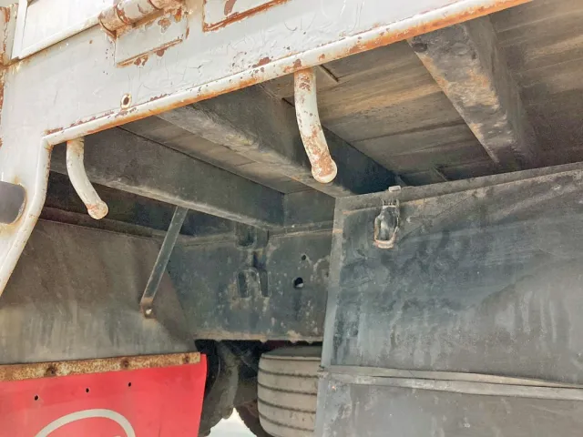 シャーシとネタの状態です。(縦ネタ・横ネタは鉄製です)|日野 レンジャー PK-GK8JNFAの写真6