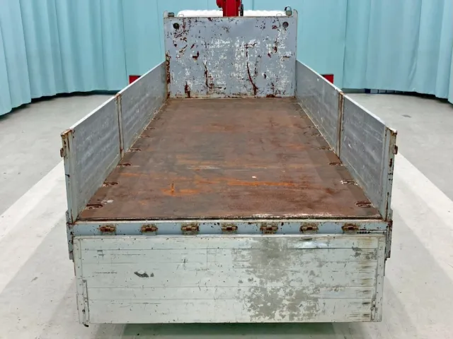 床は鉄板張りです。|日野 レンジャー PK-GK8JNFAの写真10