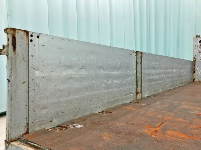 助手席側アオリの所々にヘコミがあります。|日野 レンジャー PK-GK8JNFAの写真12