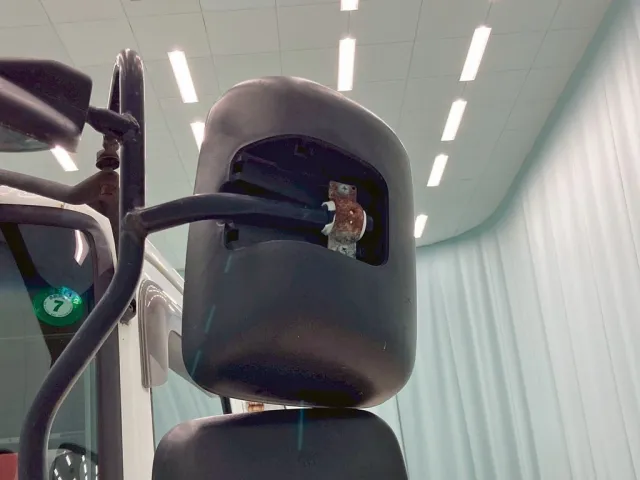 助手席側サイドミラー取り付け部カバー欠品しています。|日野 レンジャー PK-GK8JNFAの写真48