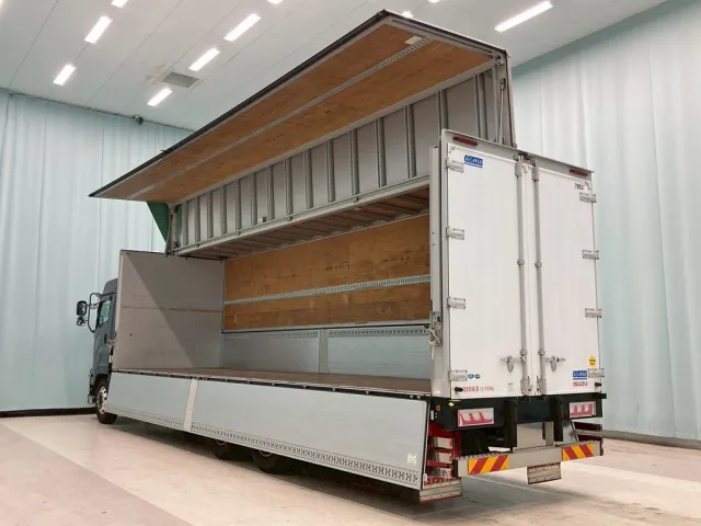 いすゞ ギガ 2PG-CYL77Cの写真3